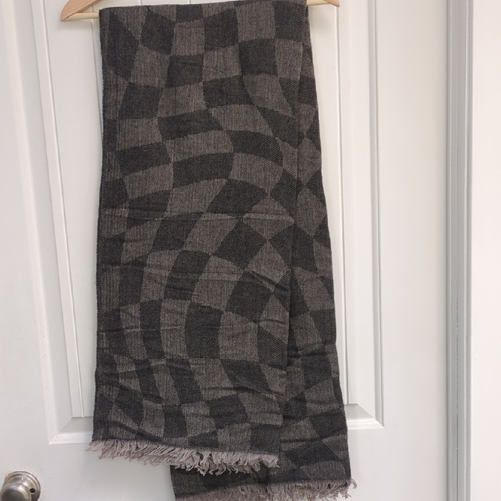 Chic Checkered Scarf NWOT